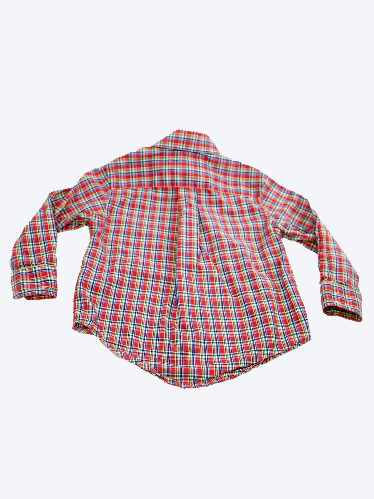 Camisa clásica a cuadros rojos y azules con botones