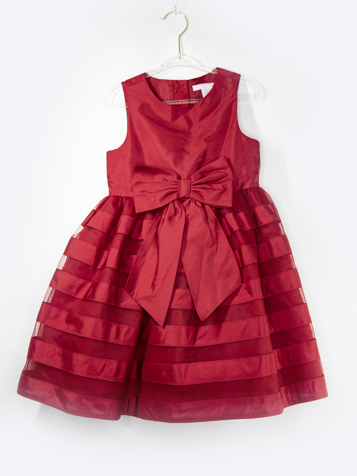 Vestido elegante de satén rojo para niña con lazo y capa de tul a rayas